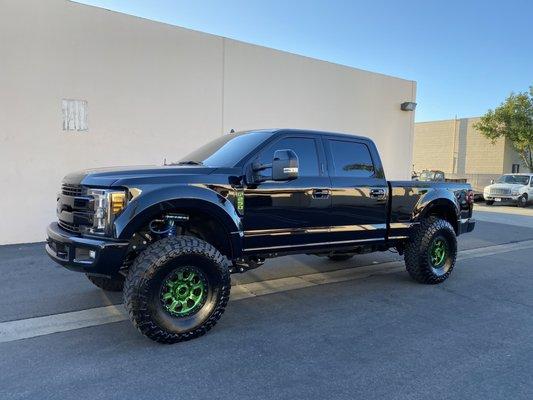 Custom Ford F250 with Carli Pintop Suspension Kit / King Coilovers / Innov8 Wheels / 40" Tires / Fiberglass