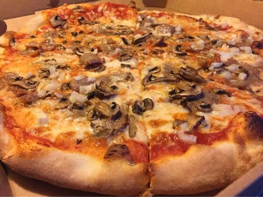 Large Pie w/ Sausage, Onions & Mushroom