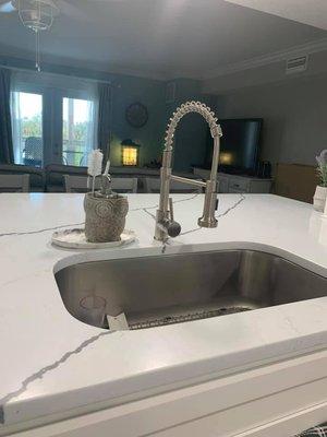 Quartz Countertop with Stainless Steel Undermount Single Bowl sink