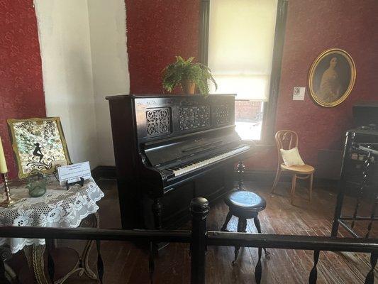 Piano in Casey Jones house