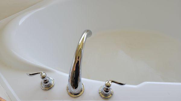 Indigo Plumbing offers FAUCET INSTALLATION & REPAIRS. We install customer provided faucets or we can provide your preferred faucet.