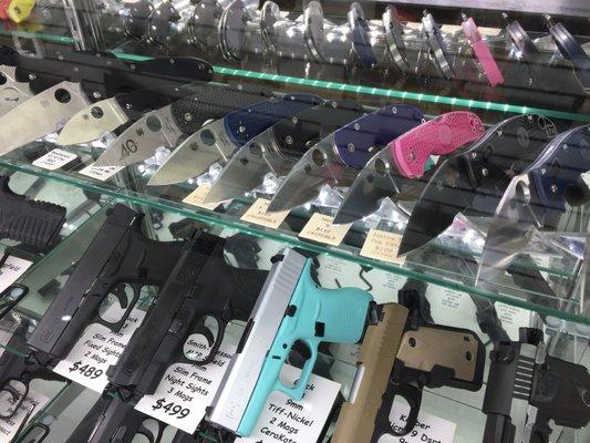 Largest Spyderco Dealer in the Tri-County Area