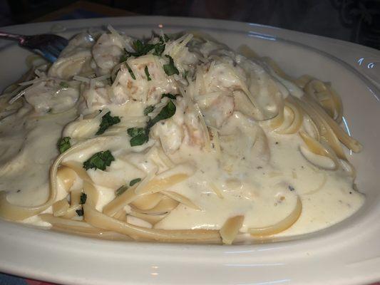 Fettuccine Alfredo w/ Shrimp