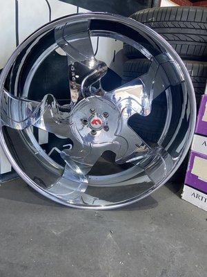 This rim is at least 36"!! WOWZA