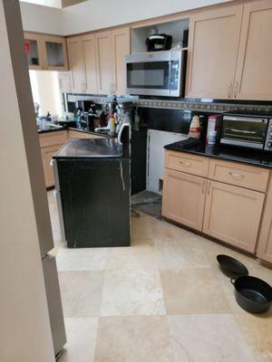 My stove in my kitchen, where the tech stormed off and left it. The same stove he told me wouldn't come out.