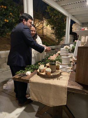 Cake table.. just gorgeous!