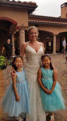 Congratulations to our dear staff, Ashley, for the wonderful wedding in Lake Chelan!
A beautiful shot with Dr. Kevin La's twin daughters.