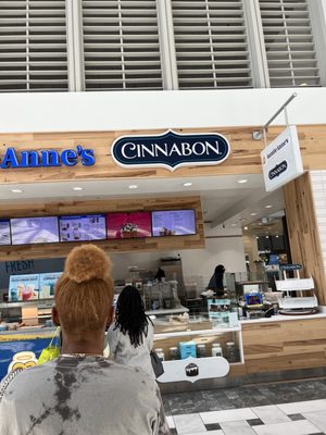 Cinnabon