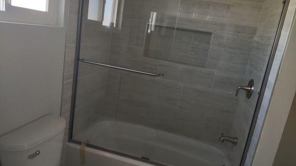 Residential Tub and Tile Showers