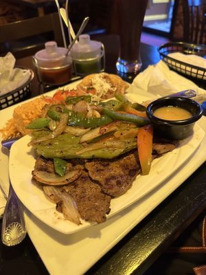 Carne asada y nopal.