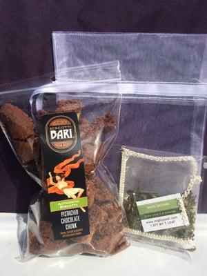 Each Biscotti & Tea Favor comes with one bag of Biscotti and one Mighty Leaf Tea bag of your choice.