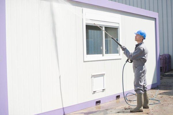 Window cleaning and exterior house washing house being done in Virginia and Washington DC.