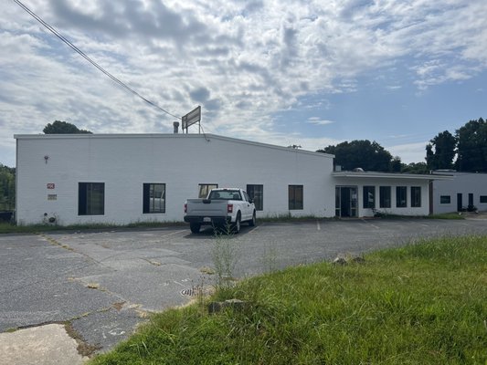 Front building of Extreme Training Equipment fitness superstore