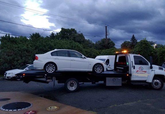 Need flatbed towing? Call us!
 Stamford Towing & Roadside Assistance.
 (203) 408-1505
 47 Halloween Blvd #101
 Stamford, CT 06902