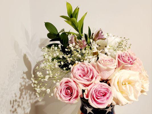 The newer/pinker roses (on left) are actually a little on the older side, but they're good enough for a still life ;)