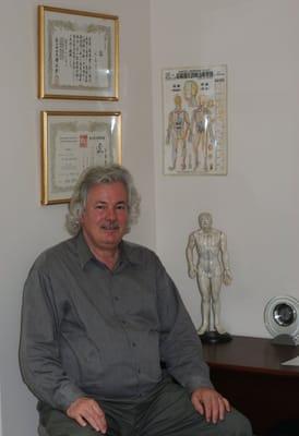 Edward Bailey, Shiatsu Practitioner. Trained in Japan.