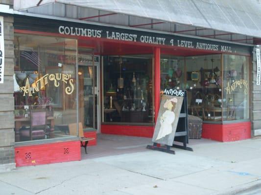 Wisconson's largest quality 4 level antique's mall. Come and browse the best we have to offer!