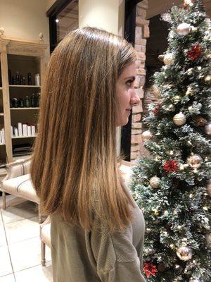 Sunkist Balayage with a haircut and blow dry.     @rhawnierae