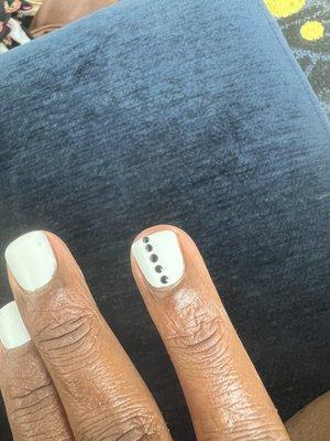 She put an uneven amount of dots on the other hand, this was literally one of the easiest designs I could find.