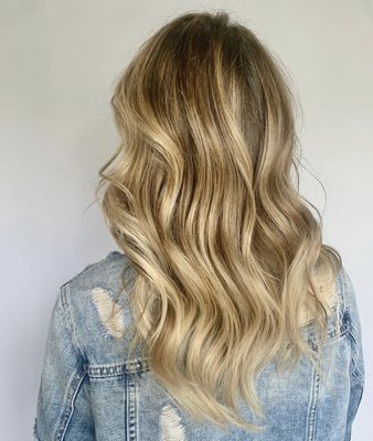 Classic blonde tones with Leanne