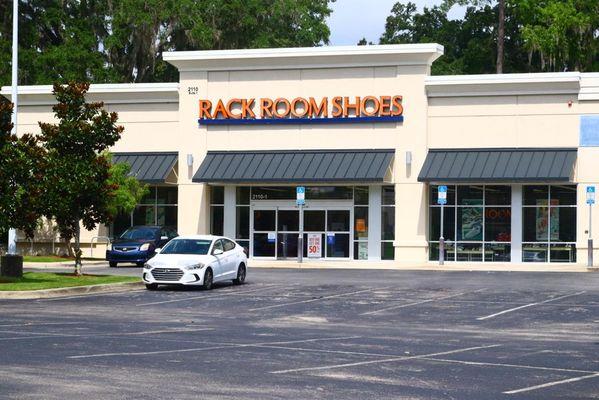 Exterior Shot of Store/Building (Wide Shot)