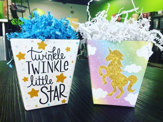 Cute tiny boxes for a sweet little gift!