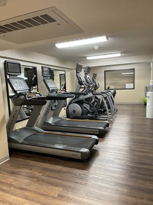 24/HR FITNESS CENTER