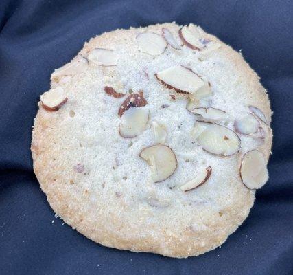 Almond cookie