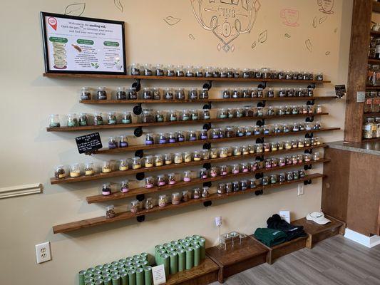 The tea-smelling wall