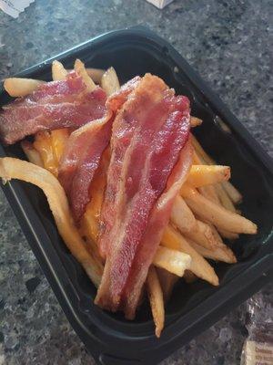 Pretty sure this isn't what the baconator fries look like. Lazy staff