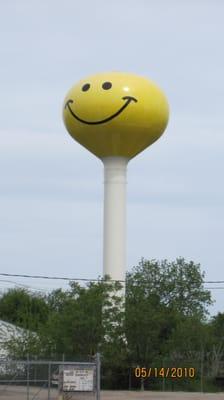 Smiley face tower in Atlanta IL