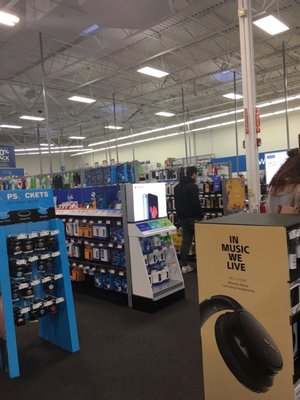 Best Buy of Millbury -- Shoppes @ Blackstone Valley : 70 Worcester Providence Turnpike, Millbury           Interior