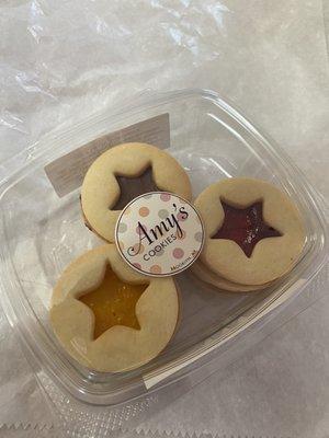 Window cookies with fruit jam