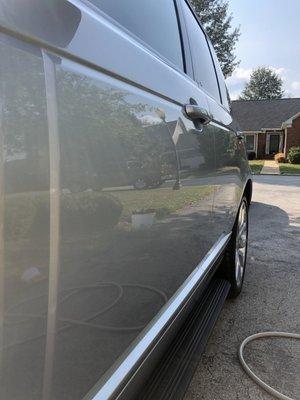 Polish and paint sealant to restore mirror finish gloss