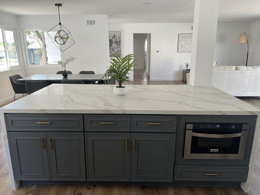 Kitchen island