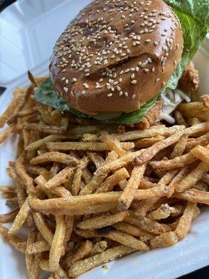 Chicken Sandwich Combo w/ Shoestring Fries