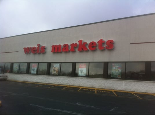 Front of Weis Markets