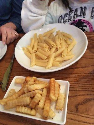 Pasta w butter, side fries