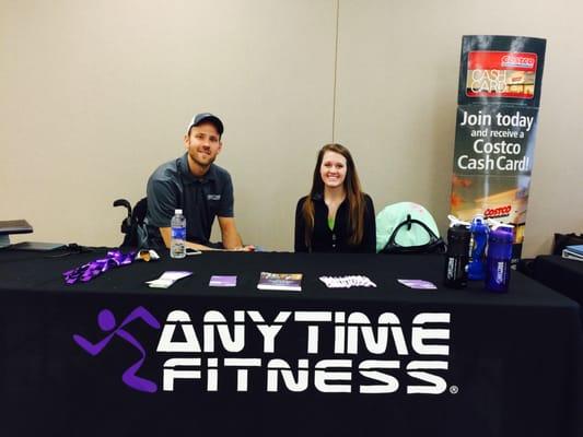 Owner Kyle and Manager Alexa working at the Burnsville Health Fair