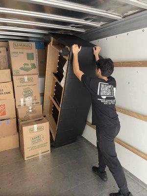 KINOS Luxury Moving has professional movers with at least 3 years of moving experience