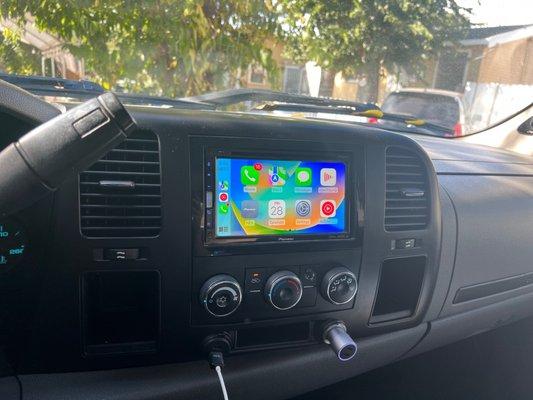 Head unit I installed.  The one that was inside when purchased was garbage.