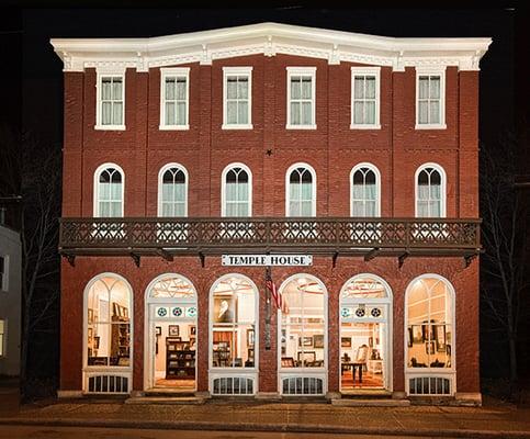 Nauvoo LDS Art Gallery in Nauvoo.  They carry Nauvoo LDS Temple Art