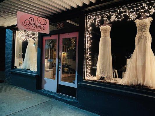 One Stop Bridal Shop! Gowns-Veils-Shoes-Jewelry-Tuxes-Invitations