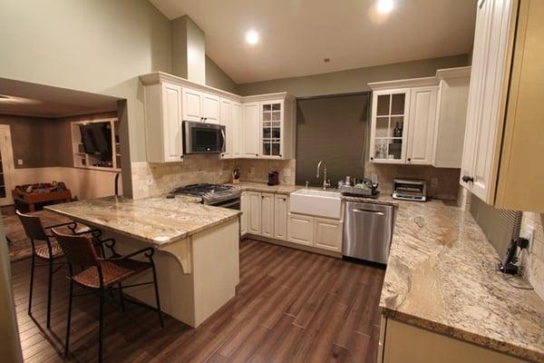 2015 Kitchen Remodel w/ Starmark Cabinets.  Pantry: Old World finish effect, stain: Slate w/ Chocolate Glaze.  Main kitch: Villa Marshmallow