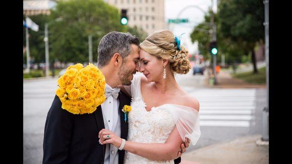 Bride and Groom in STL PHOTO BY CHAMELEON IMAGERY