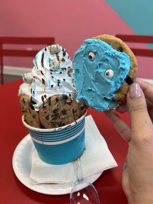 Cookie Monster scoop it