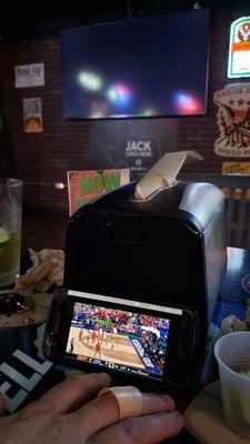 Not lying about this seriously! Watching NCAA BASKETBALL CHAMPIONSHIP game on my phone at bar!