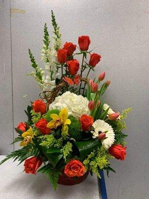 Floral arrangements call us 786 615 8521