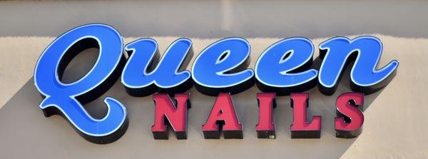 Queen Nails! Open again and ready for you! :)