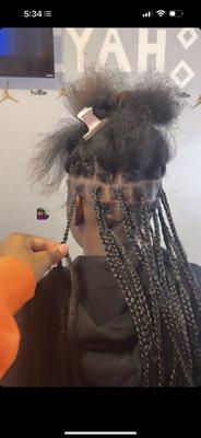 Knotless braids